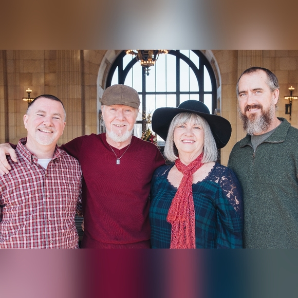 Meet your Poshers, Donna & Steve - Picture 2 of 9